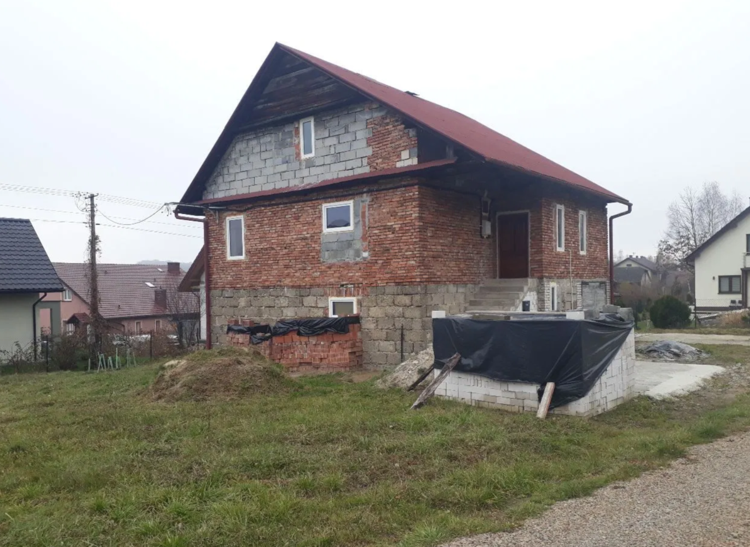 Duży dom za małe pieniądze! Blisko Krakowa! Dom 384 m² - idealny pod mieszkanie i biznes