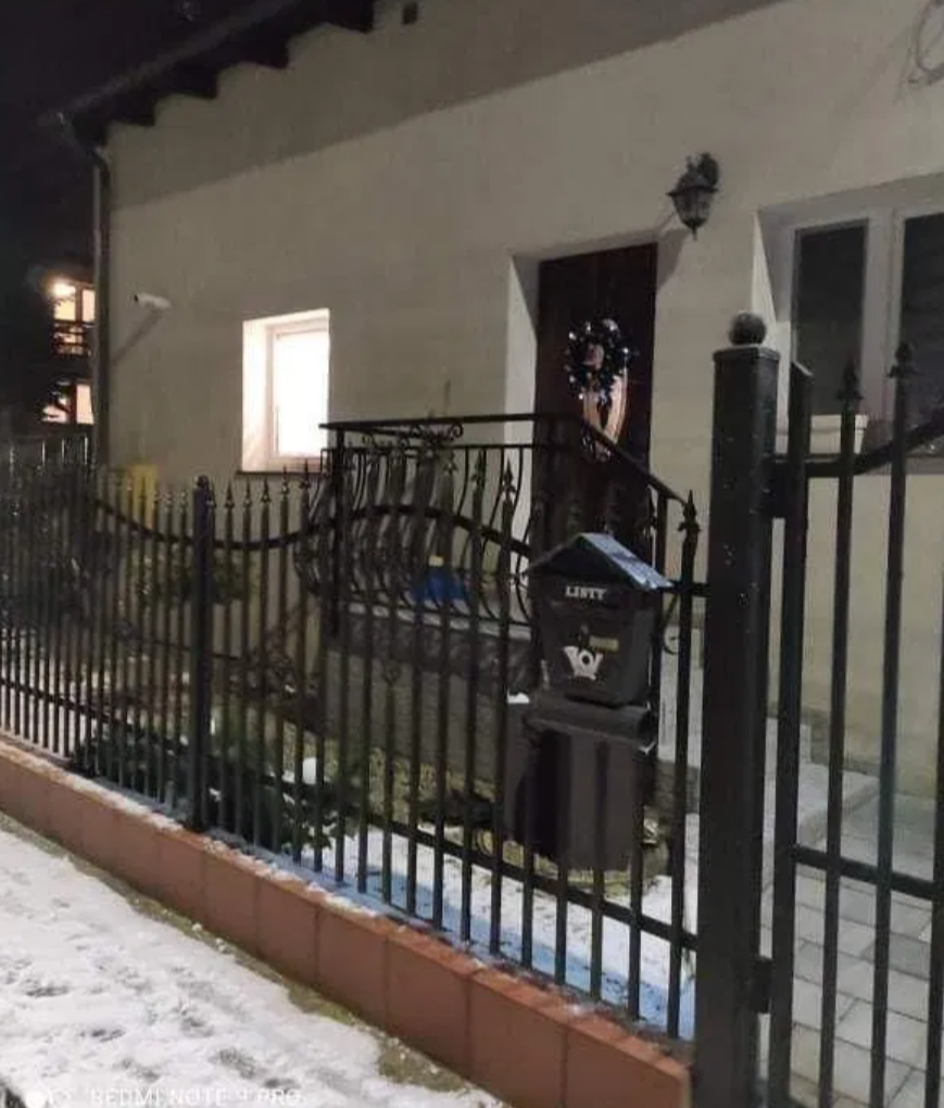 Dwie przepiękne działki w doskonałej lokalizacji Gdynia Mały Kack - na jednej z nich dom po generalnym remoncie