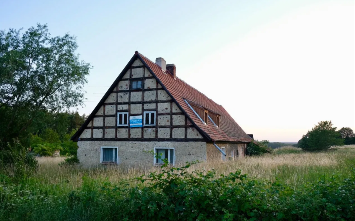 Unikalna nieruchomość z potencjałem – dom 122m2, stodoła i 2 działki!
