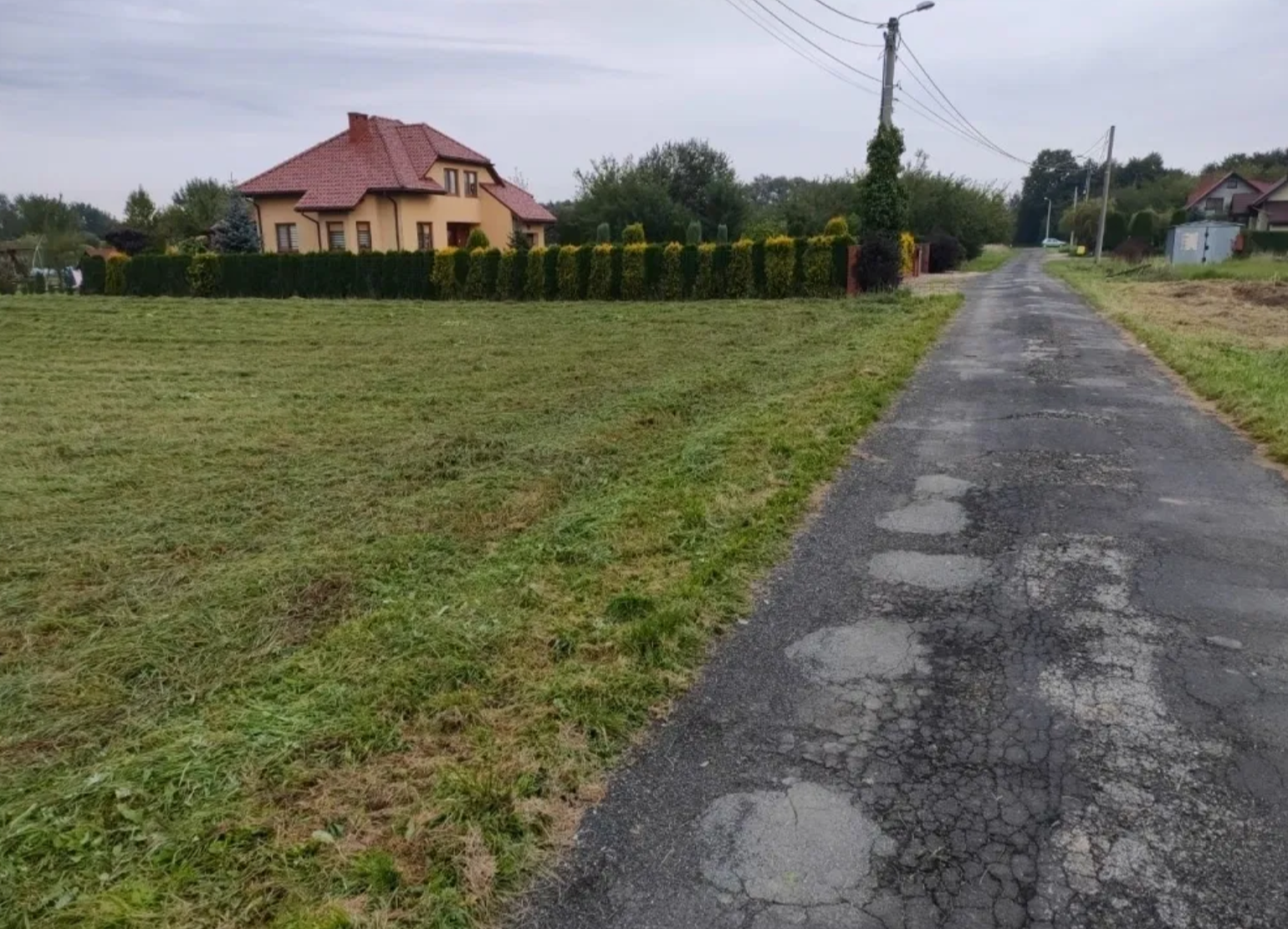 Działka 4740 m² z mediami, blisko trasy S1 i Oświęcimia - przestronna działka z możliwością podziału