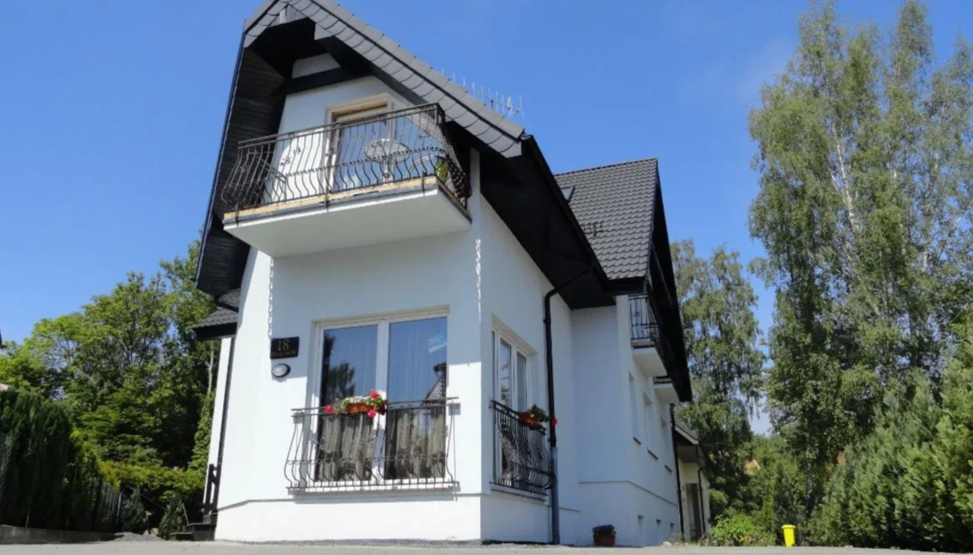 Dom wczasowy z pokojami gościnnymi - idealna inwestycja! 360 m² - jadalnia, recepcja i apartament!