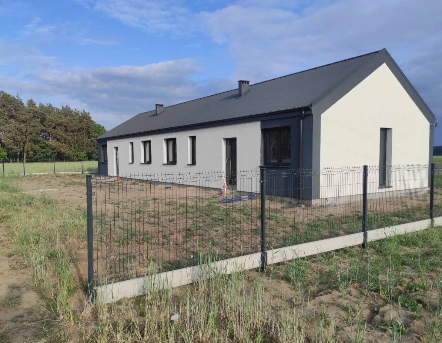 Atrakcyjny dom w Leśniewie - 82 m², strych do adaptacji, blisko Poznania i Gniezna - blisko lasu i jeziora!