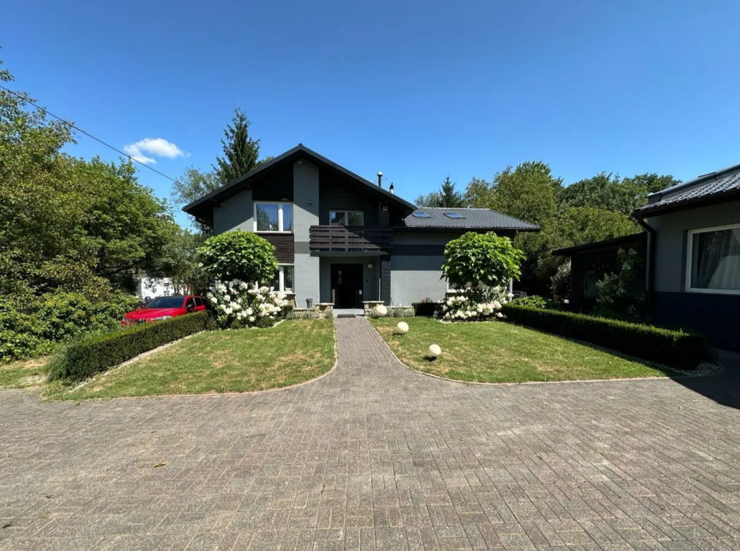 Przestronny, elegancki dom z ogrodem i garażem - centrum Nowego Sącza,  świetna lokalizacja, idealny pod usługi