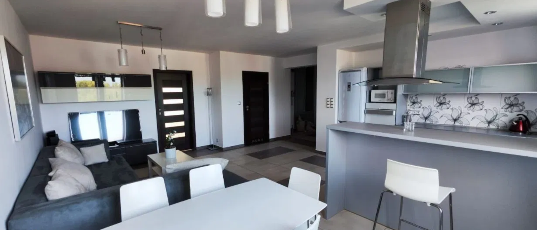Dwa mieszkania w jednym budynku - idealne na inwestycję lub dla rodziny! Słupsk, os. Westerplatte, łącznie 175,7 m²