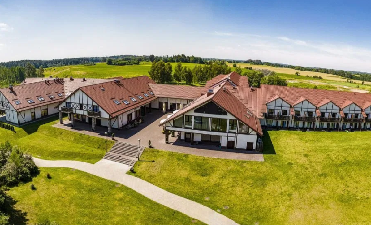 Mazury czekają! Pokój hotelowy w renomowanym resorcie - na sprzedaż