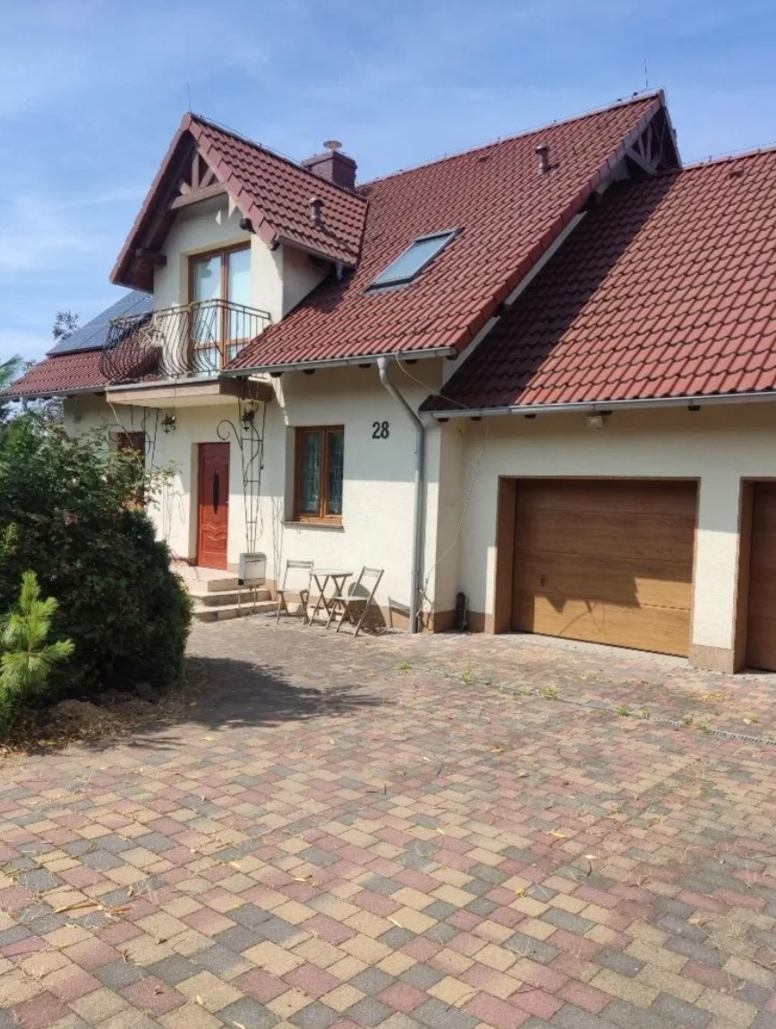 Stylowy dom w Porajowie | Blisko granicy, idealna lokalizacja | 1700 m² działki | Piękny ogród