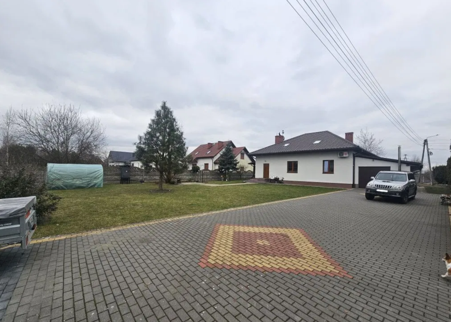 Wolnostojący dom z garażem i dużą działką – 7km od Radomia
